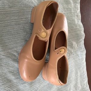 Tap shoes